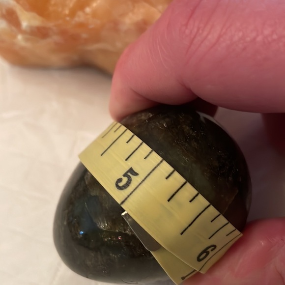 Green Egg Shaped Labradorite with many inclusions. W 5” x L 6”. - Picture 4 of 5